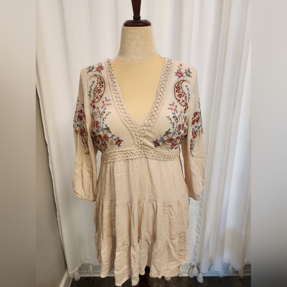 Floral Embroidered Cream Dress - Picture 2 of 13